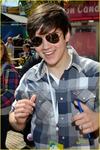 File:452px-Nathan-kress-santa-monica-02.jpg