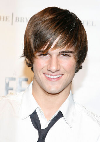 File:Max Ehrich 2.jpg