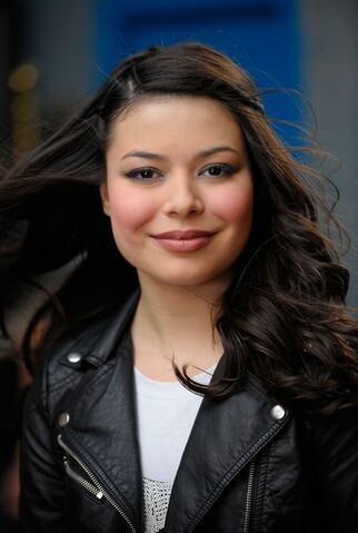 File:MirandaCosgrove-03-big.jpg