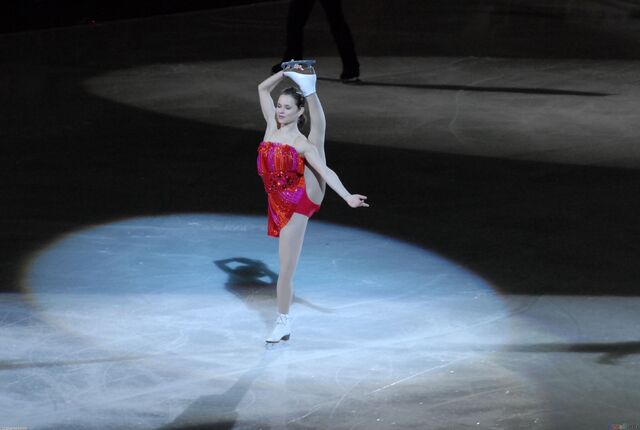 File:Sasha-cohen-open-walls-141481 (1).jpg