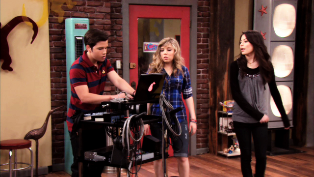 File:IHaI-CreddieScreencaps-58.png