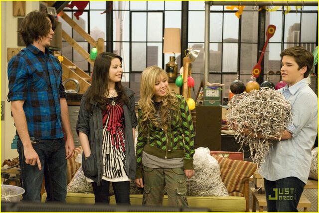 File:Ienrage the gibby.jpg