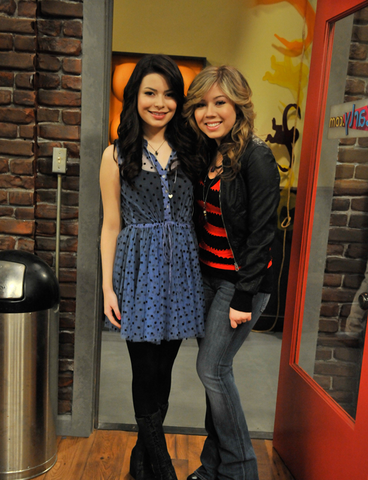 File:Tumblr m1z37apYgZ1qgrg2oo1 500.png