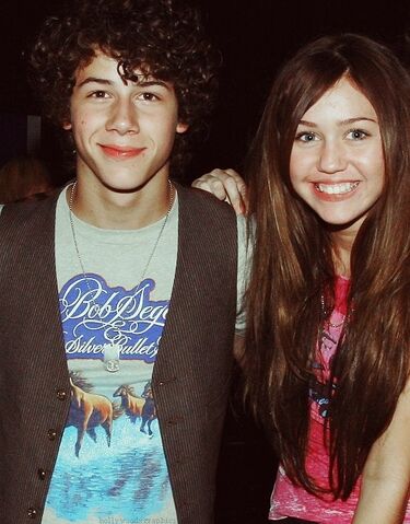 File:Children-feia-miley-cyrus-nick-jonas-niley-niley.-Favim.com-62352.jpg
