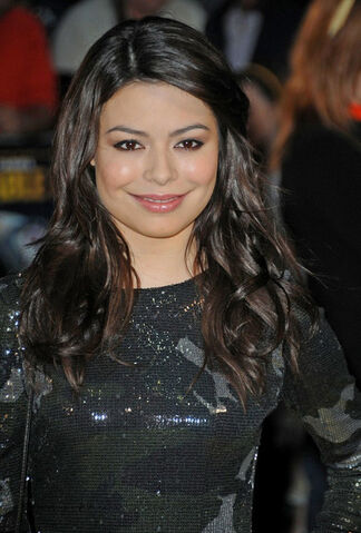 File:Miranda+Cosgrove+Despicable+London+fiV5Sw9Yjvkl.jpg