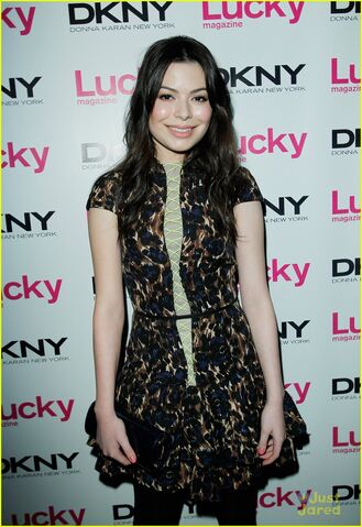File:Jane-levy-miranda-cosgrove-lucky-02.jpg