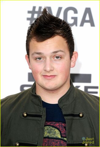 File:Noah-munck-video-game-awards-02.jpg