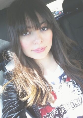 File:Miranacosgrovehairbangs2.jpg