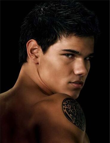 File:Jacobblacktaylorlautnernewmoon.jpg