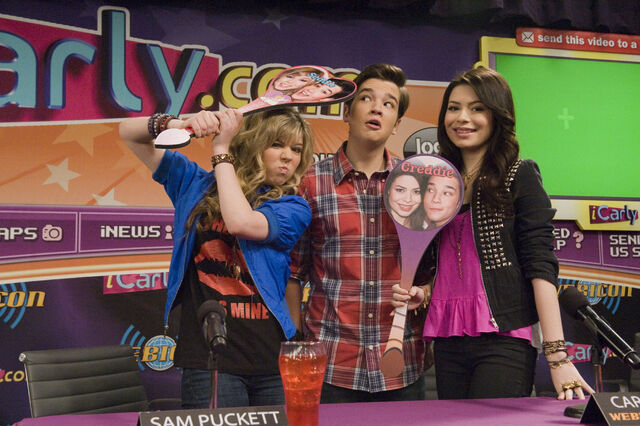 File:Icarly istart 13HR.jpg