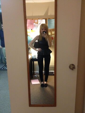 File:Jennette April 25, 2013.jpg