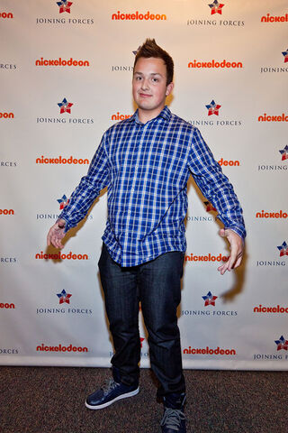 File:Noah+Munck+iCarly+Visits+Naval+Submarine+Base+8Ho JAtleACl.jpg