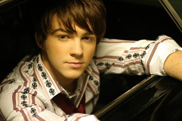 File:Drake-bell-02.jpg