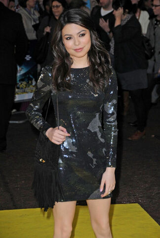 File:Miranda+Cosgrove+Despicable+London+27k7ffsAXn1l.jpg