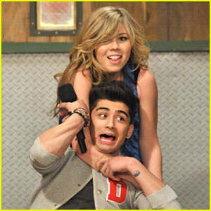 File:Jennette and Zayn.jpg