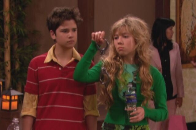 File:I took his handcuffs.jpg