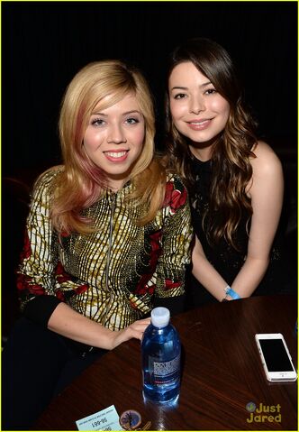 File:Miranda-cosgrove-jennette-mccurdy-bruno-mars-15.jpg