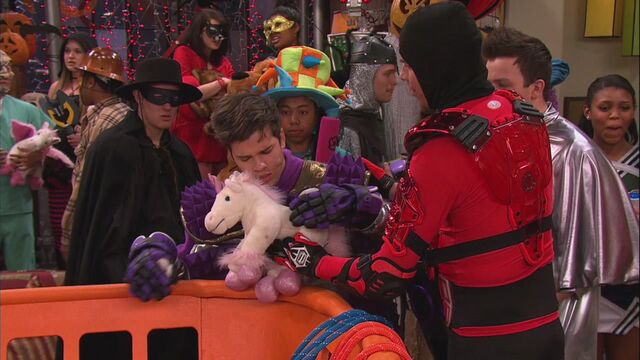 File:ICarly.S06E04.iHalfoween.720p.WEB-DL.AAC2.0.H.264-Genii-12-17-51-.jpg