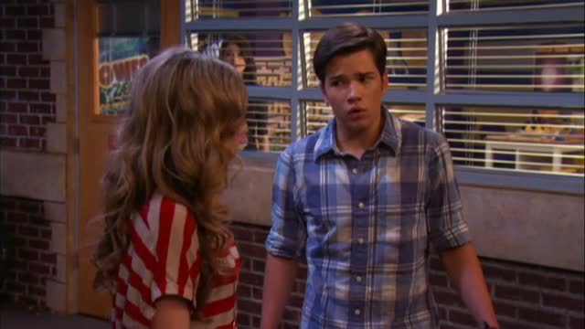 File:Seddie kiss 12.jpg
