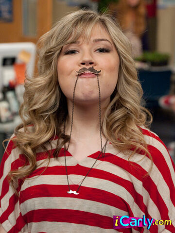 File:Sam Necklace.jpeg