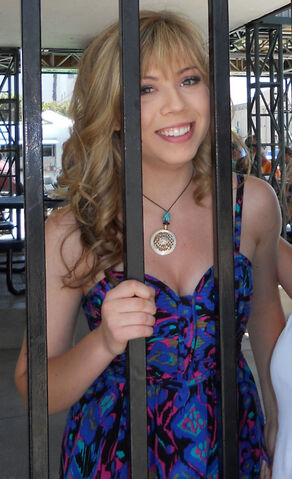 File:Jennette blue dress.jpg