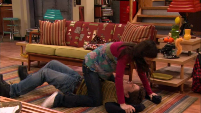 File:Carly pinning Freddie.png
