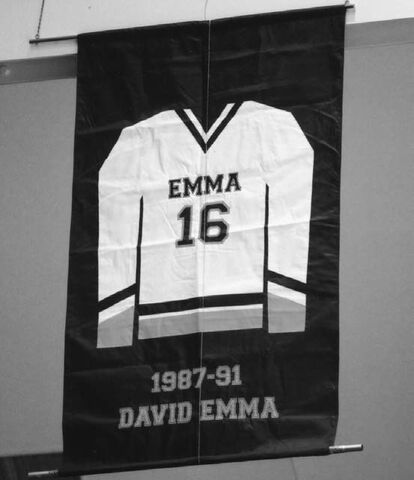File:DavidemmaSweater.jpg