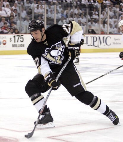 File:Craig Adams 2010.jpg