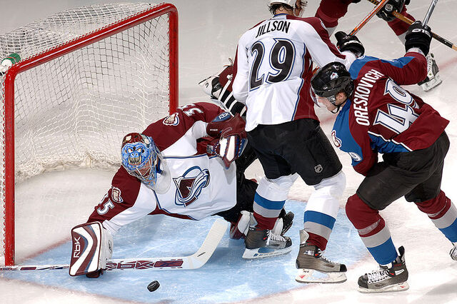 File:Avalanche Weiman bw game.jpg