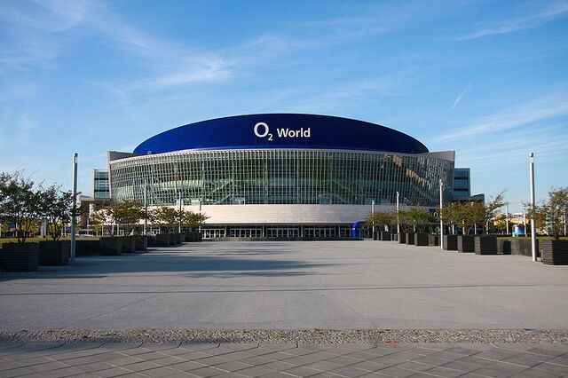 File:O2-world berlin.jpg