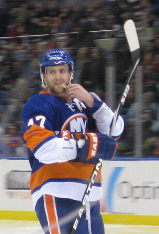File:Andrew MacDonald Islanders 12-29-2010.jpg