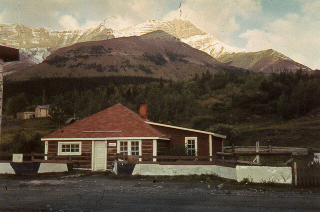 File:Cadomin, Alberta.jpg