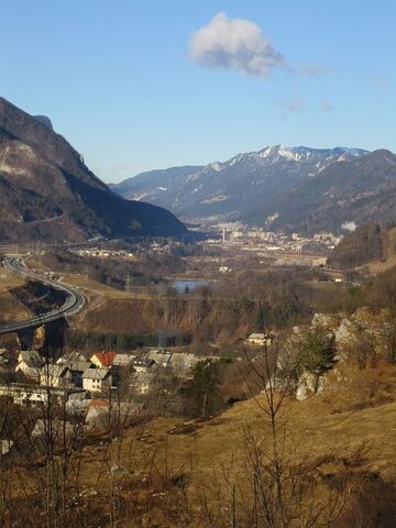 File:Jesenice, Slovenia.jpg