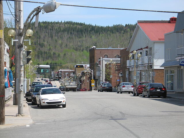 File:La Tuque, Quebec.jpg