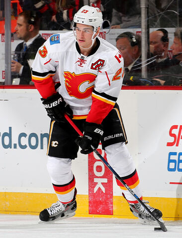 File:Sean Monahan Flames 2016.jpg