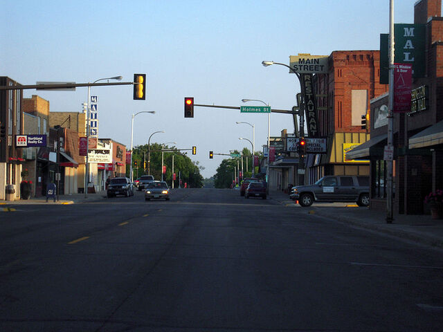 File:Detroit Lakes, Minnesota.jpg