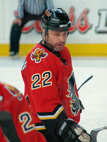 File:DaymondLangkow.jpg