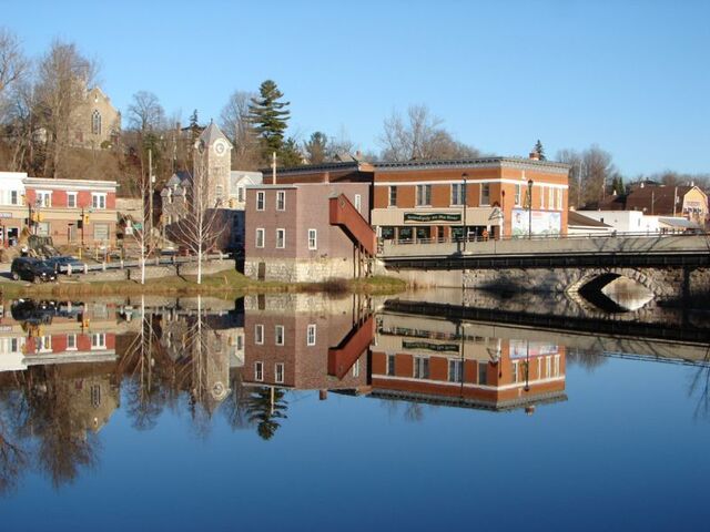 File:Eganville, Ontario.jpg