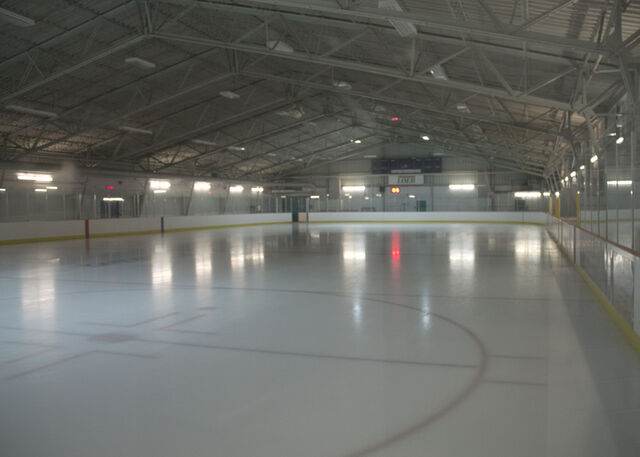 File:Jim Durrell Recreation Centre.jpg