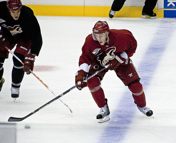 File:Kyle Turris Coyotes practice.jpg