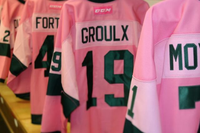 File:Halifax Mooseheads pink jerseys.jpg