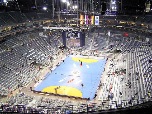File:Koelnarena inside.jpg