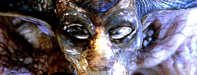 File:Alieneyes chatbanner.png
