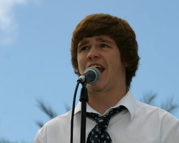 File:Peyton Singing.jpg