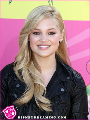 File:Olivia at the Kids' Choice Awards.jpg