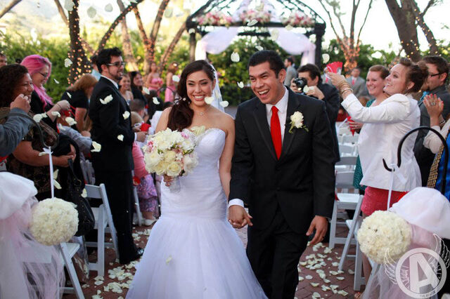 File:IHasCupQuake Wedding.jpg
