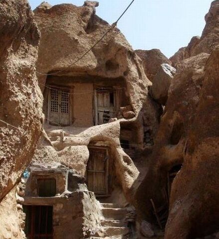 File:Cave-home-of-iran1 ATPWn 24702.jpg