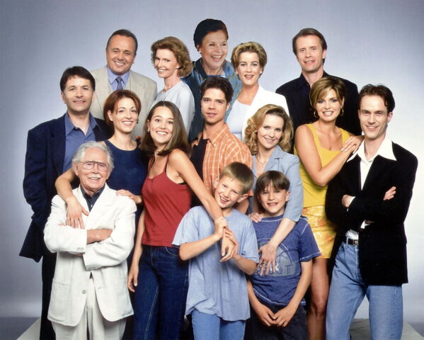 Datei:In-aller-freundschaft-01-staffel-folge-1-36-in-all-1-rcm0x1920u.jpg