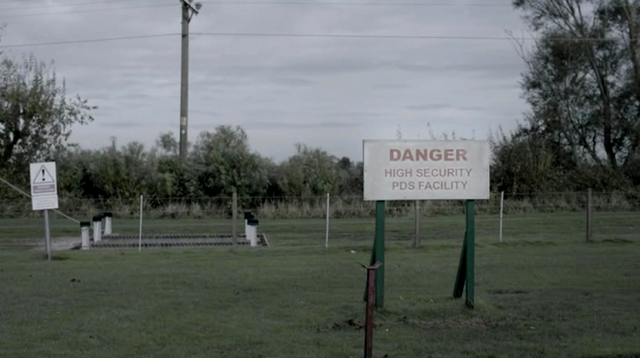File:Outside treatment centre.png