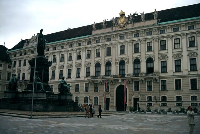 File:Imperial palace.jpg